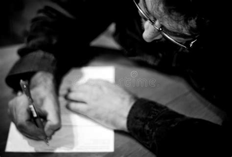 Uomo che scrive