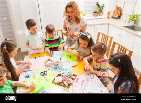 Professionisti ABA che lavorano con bambini