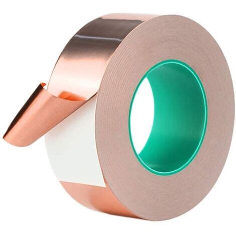 Diagramma che mostra l'applicazione di nastro conduttivo per la messa a terra di un componente elettronico