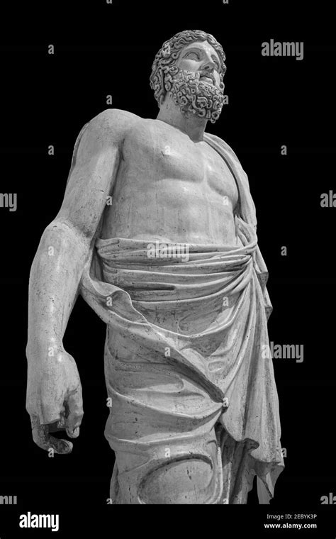 Antica statua con barba