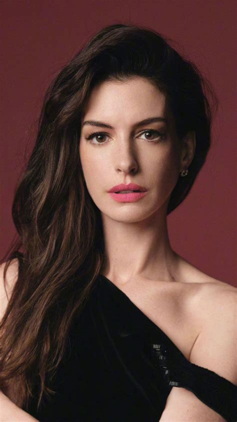 Anne Hathaway sorridente