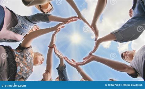Persone che si supportano a vicenda