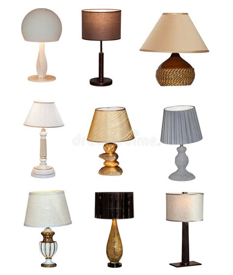 Collage di diverse tipologie di costruzioni, da antiche a moderne