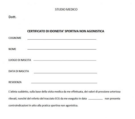 Medico che compila un certificato medico