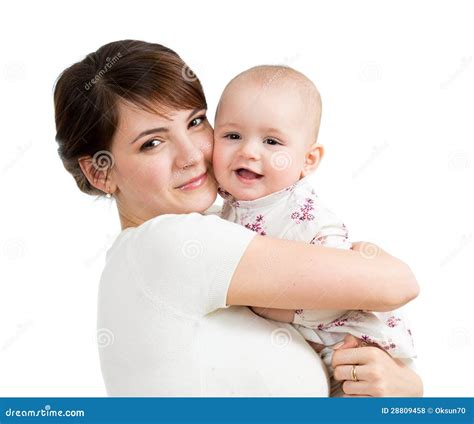 Madre che abbraccia il suo bambino