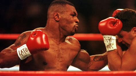 Mike Tyson in un momento di riflessione