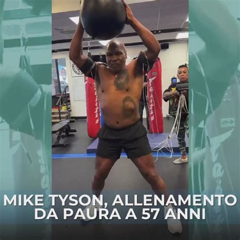 Mike Tyson durante un allenamento giovanile