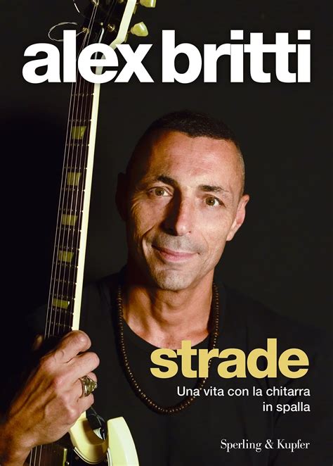 Alex Britti mentre suona la chitarra sul palco