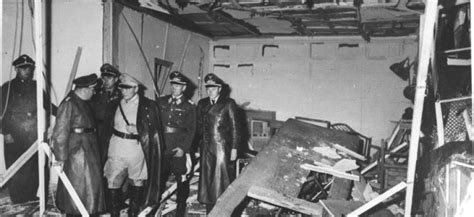 La sala riunioni della Wolfsschanze dopo l'esplosione della bomba.