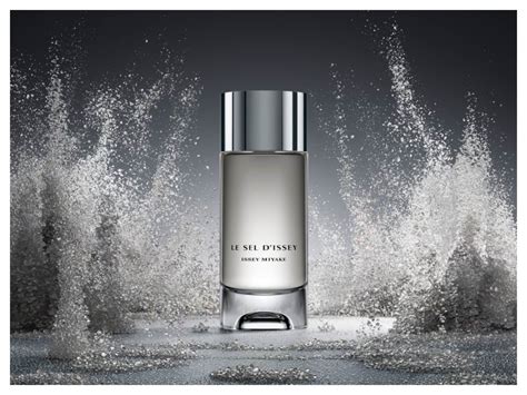 flacone profumo maschile design minimalista