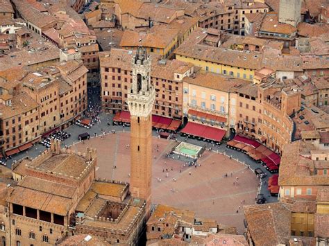 Veduta di Siena con Piazza del Campo