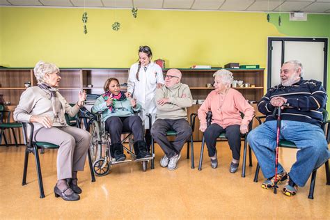 Schema che illustra le differenze tra Senior Residence, Centro Diurno e Casa Famiglia
