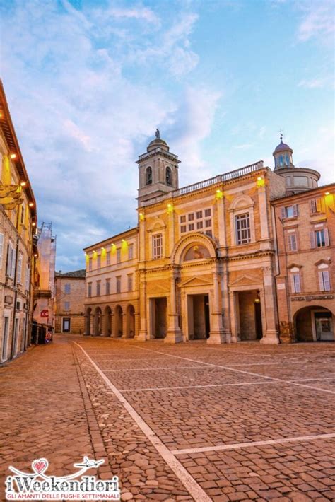 Vecchia fotografia di San Benedetto del Tronto con edifici storici