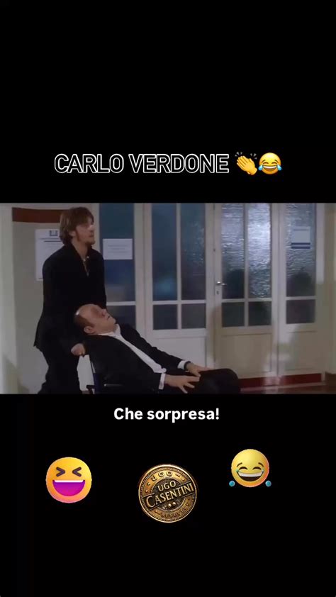 persona che ride di sé stessa