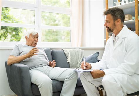 Tecnico della Riabilitazione Psichiatrica in azione con un paziente