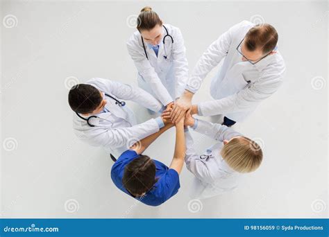 Team medico che collabora