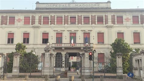 Facciata dell'Ospedale Maggiore di Parma