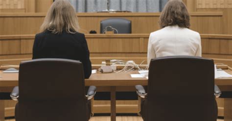 coppia in tribunale