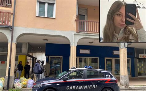 Immagine di una persona che esegue un test di intelligenza con un professionista