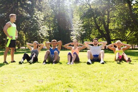 Persone che fanno attività fisica all'aperto