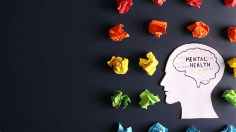 Illustrazione di un team di professionisti della salute mentale che lavorano insieme