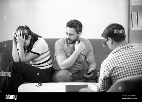 Famiglia che discute serenamente