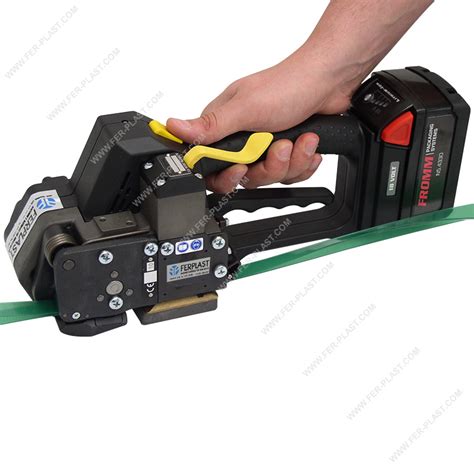 Tendireggia a batteria Fromm P328 in azione