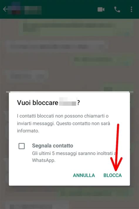Persona che blocca i contatti