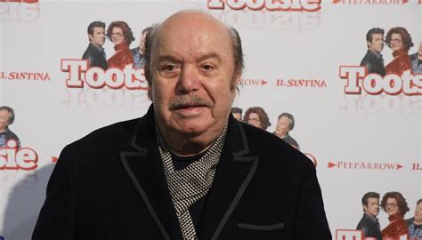 Lino Banfi in una scena di 