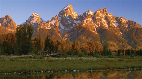 Paesaggio del Wyoming con montagne e pianure
