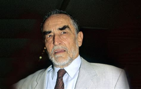 Vittorio Gassman in una posa iconica