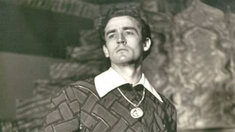 Vittorio Gassman nel ruolo di Amleto