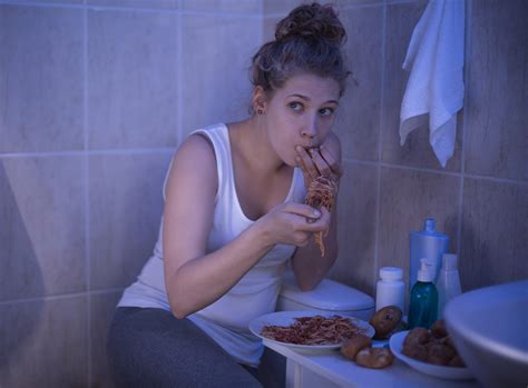Ragazza con disturbo alimentare