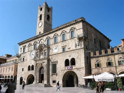 Palazzo dei Capitani Ascoli Piceno