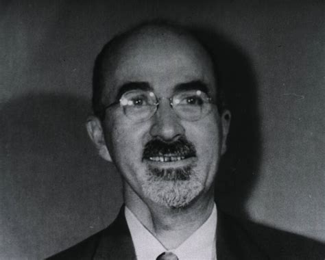 Immagine d'epoca di Walter Freeman e James Watts prima di un intervento di lobotomia