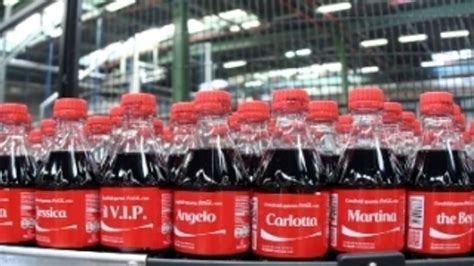 Bottiglie di Coca-Cola personalizzate con nomi