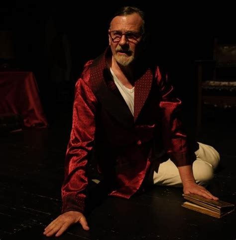Scena di uno spettacolo teatrale su Freud