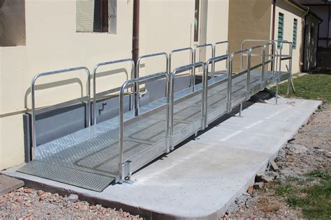 Struttura con rampa di accesso per disabili