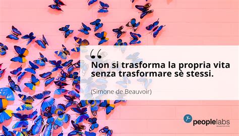 Diagramma che illustra come l'avversione alla perdita influenzi le decisioni di acquisto, evidenziando l'importanza di messaggi che sottolineano la perdita potenziale.